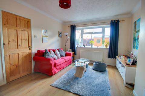 undefined, SHOLING! DECEPTIVELY SPACIOUS! PRIVATE GARDEN! PARKING!