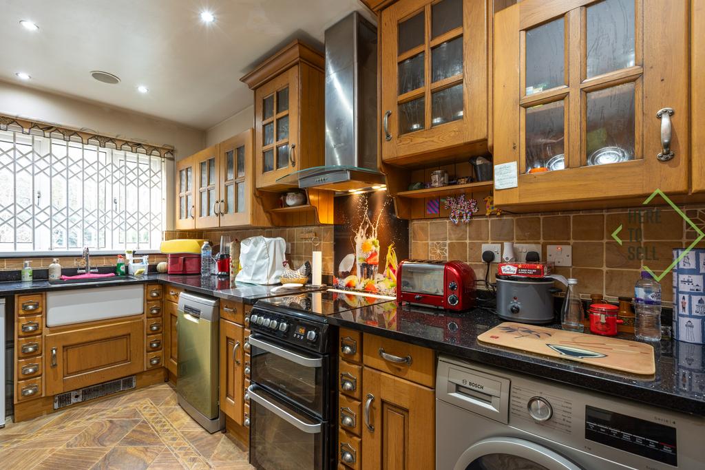 29 Oak Hill, Woodford Green, IG8 9 NX-10