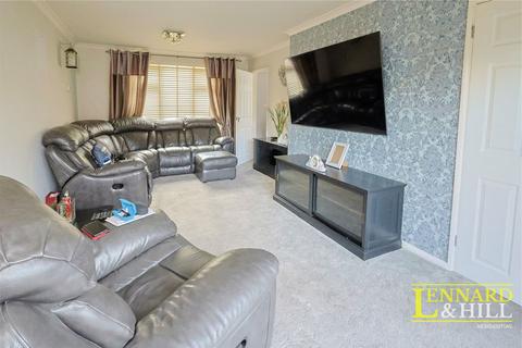 3 bedroom terraced house for sale, Prince Phillip Avenue, Grays RM16