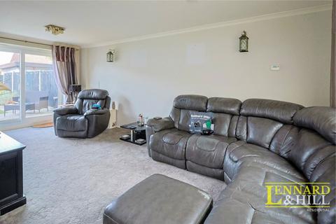 3 bedroom terraced house for sale, Prince Phillip Avenue, Grays RM16