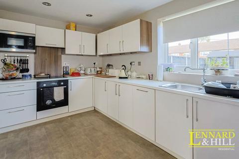3 bedroom terraced house for sale, Prince Phillip Avenue, Grays RM16