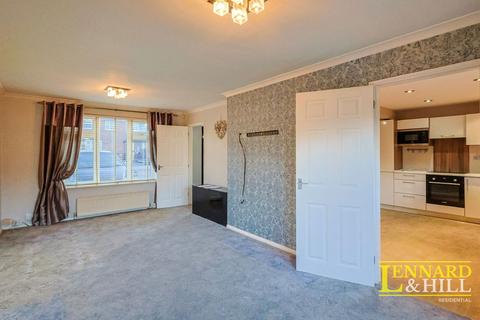 3 bedroom terraced house for sale, Prince Phillip Avenue, Grays RM16