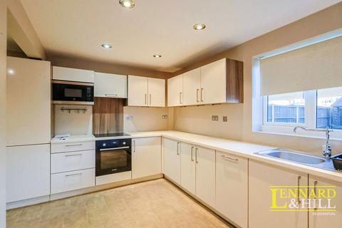 3 bedroom terraced house for sale, Prince Phillip Avenue, Grays RM16