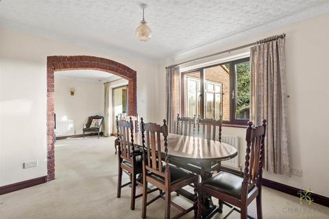 4 bedroom detached house for sale, Chadbury Road, Evesham WR11