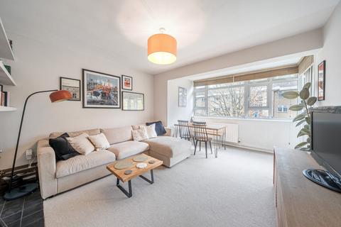 2 bedroom flat for sale - Smithwood Close, London, SW19