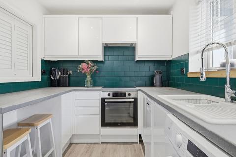 1 bedroom flat for sale, Handsworth Avenue, London E4
