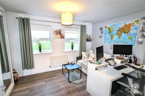 3 bedroom end of terrace house for sale, Urquhart Road, Berkshire RG19