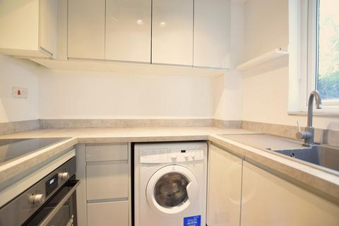 undefined, Camden Place, Calcot, RG31