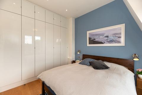 4 bedroom house to rent, Chatsworth Avenue, London, SW20