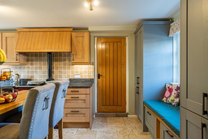 Plaisted-House-18 1b15-035e-c3c2-bebb-c437-a5fb-4d