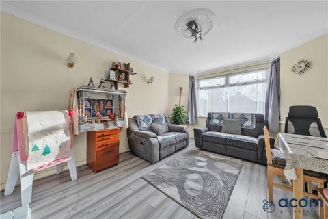 2 bedroom maisonette for sale, Highfield Avenue, London NW9