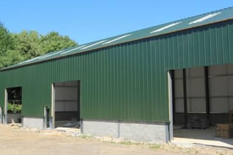Warehouse to rent, Lower Rd East Farleigh ME15 0JS