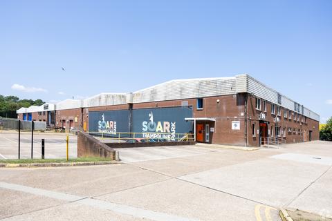 Warehouse to rent, 1-6 Courteney Rd Gillingham ME8 0RT
