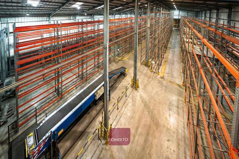 Distribution warehouse to rent, Mark St Nottingham NG10 5AD