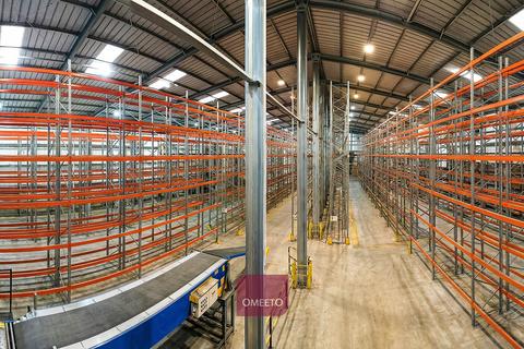 Distribution warehouse to rent, Mark St Nottingham NG10 5AD