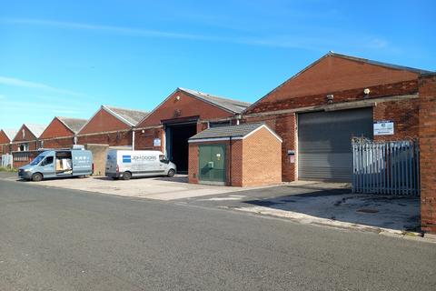 Distribution warehouse to rent, Plymouth Rd North Shields NE29 7TY