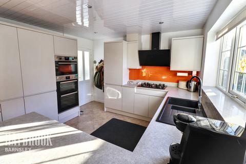 3 bedroom detached house for sale, Kexbrough Drive, Darton