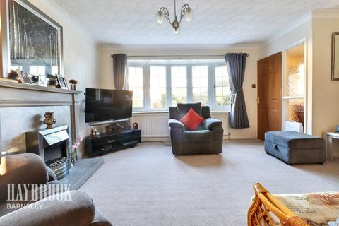 3 bedroom detached house for sale, Kexbrough Drive, Darton