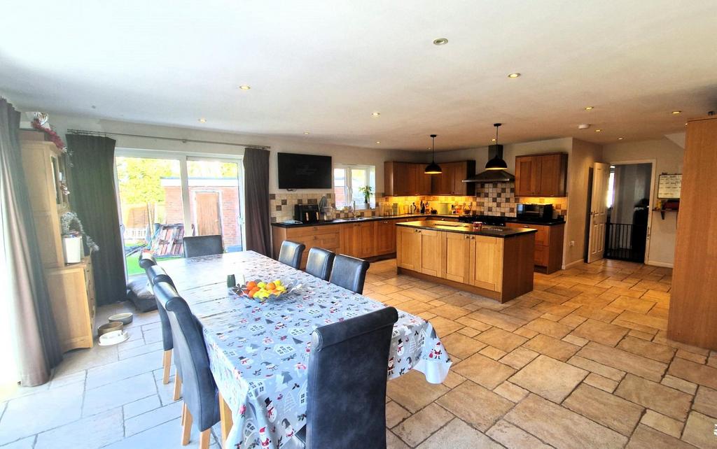 Kitchen penfold.jpg