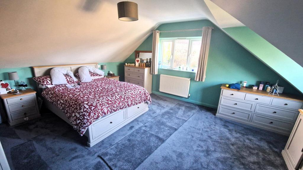 Bedroom penfold.jpg