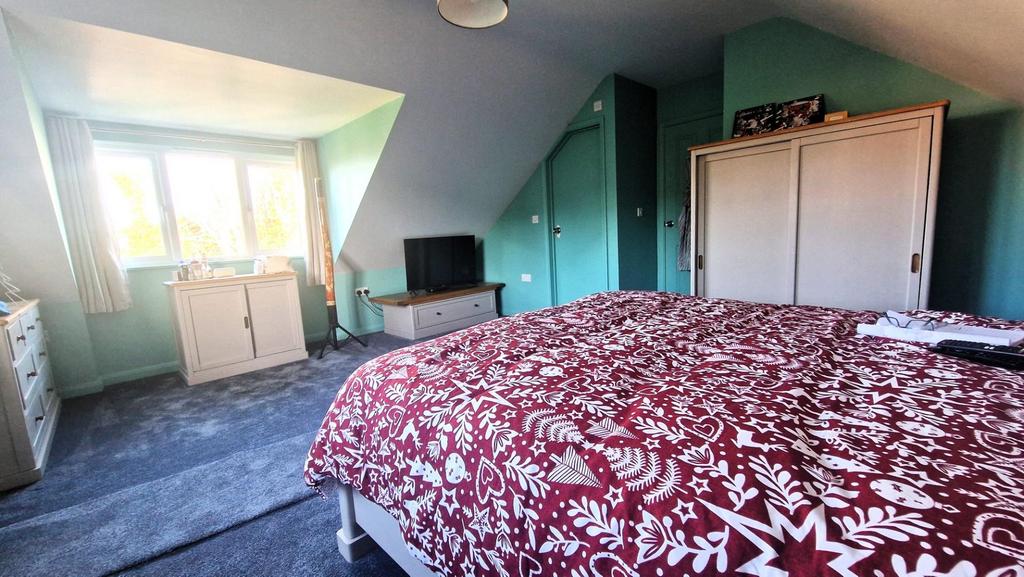 Bedroom 1 penfold.jpg