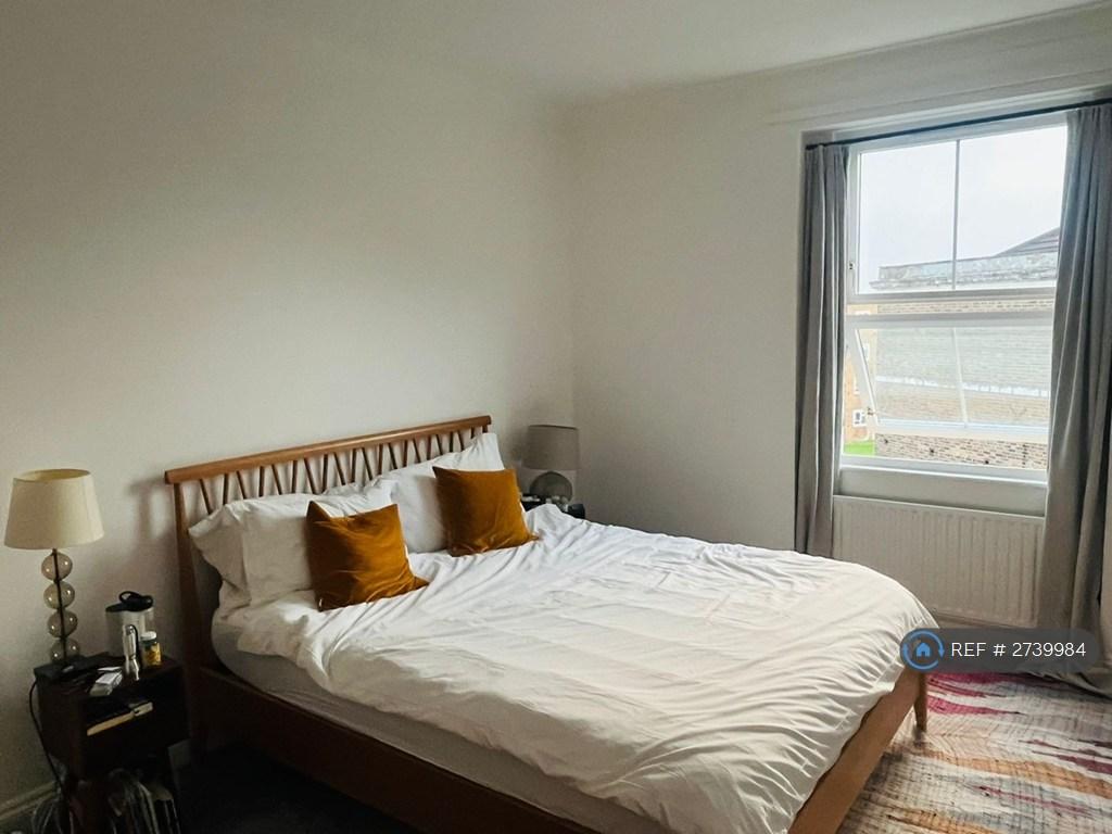 Main Bedroom With New Floor &amp; Fully Redecorated