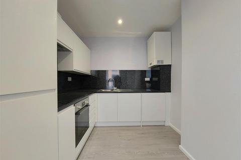 3 bedroom apartment to rent - High Street, Sutton SM1