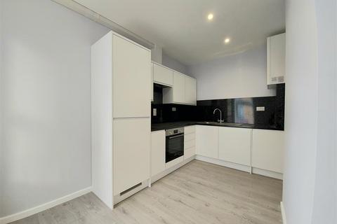 undefined, High Street, Sutton SM1