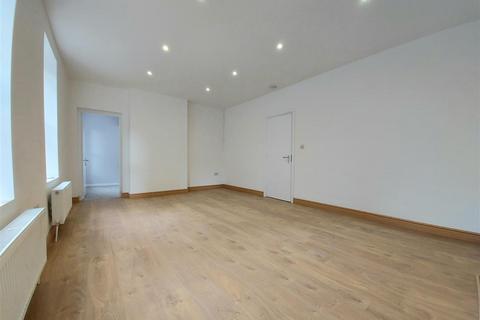 undefined, High Street, Sutton SM1