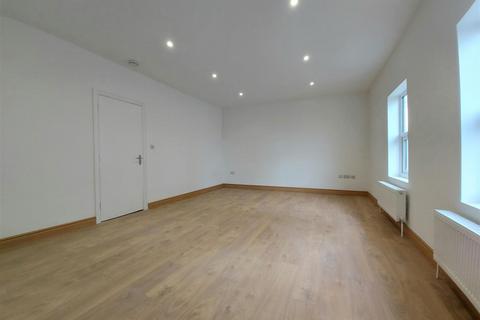 undefined, High Street, Sutton SM1