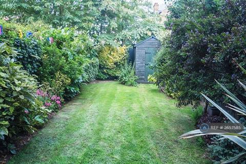 2 bedroom flat to rent, Tottenham, London, N17