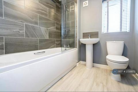 2 bedroom terraced house to rent, Gypsy Moth Lane, Kingswood, Hull, HU7