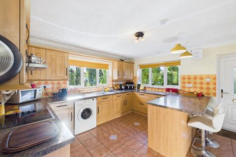 5 bedroom detached house for sale, Luscombe Road, Paignton
