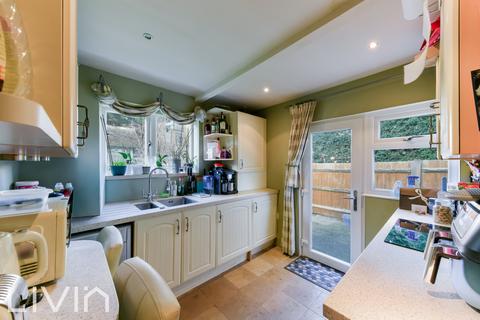 1 bedroom flat for sale, 8 Bramley Hill, South Croydon CR2