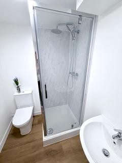 5 bedroom house of multiple occupation to rent, Churchill Road, Poole BH12