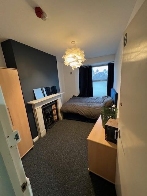 Inviting double bedroom with a comfy double bed...