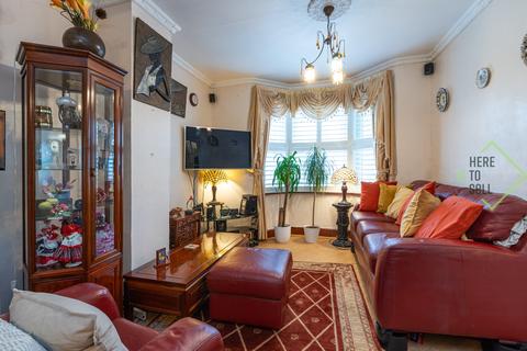 3 bedroom terraced house for sale, Edmonton, London N9