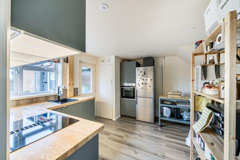 3 bedroom terraced house for sale, Cranmore Avenue, Park South, Swindon, SN3