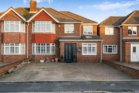 4 bedroom semi-detached house for sale - Bucklebury Close, Stratton St Margaret, Swindon, SN3