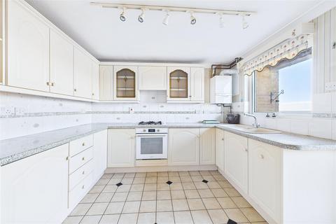 3 bedroom townhouse for sale, Iconic coastal views in prime Clevedon location