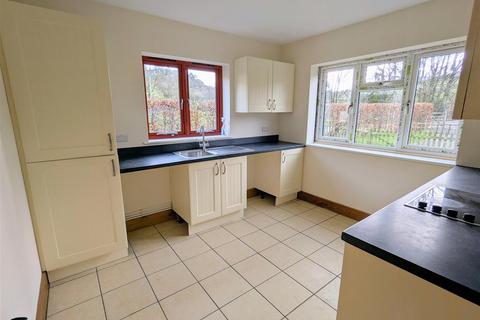 3 bedroom semi-detached house to rent, Doone Valley