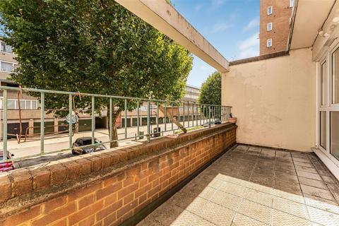 3 bedroom flat to rent, Soane House, Roland Way, SE17