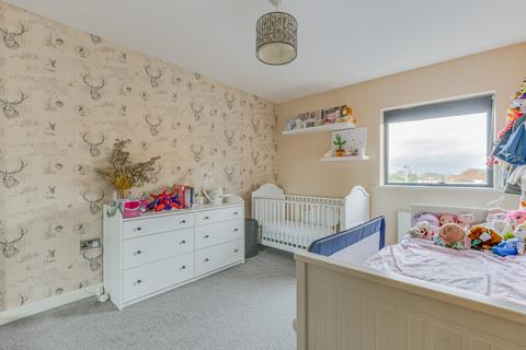 2 bedroom flat for sale, Robina Court, Wallington SM6
