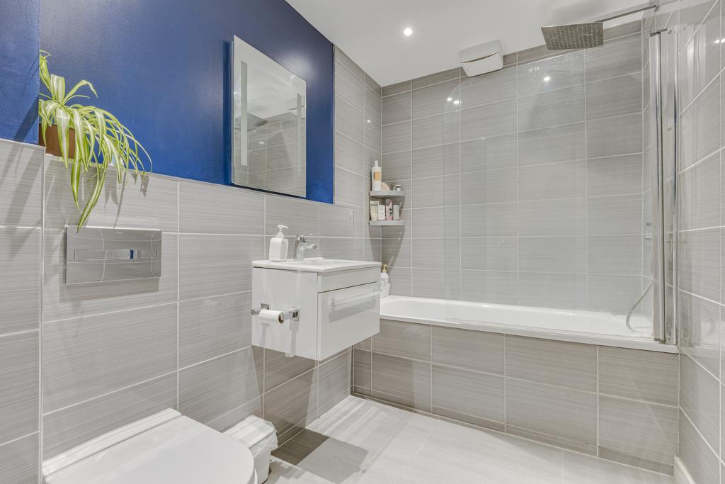 Flat 3, Robina Court, SM6 - 4