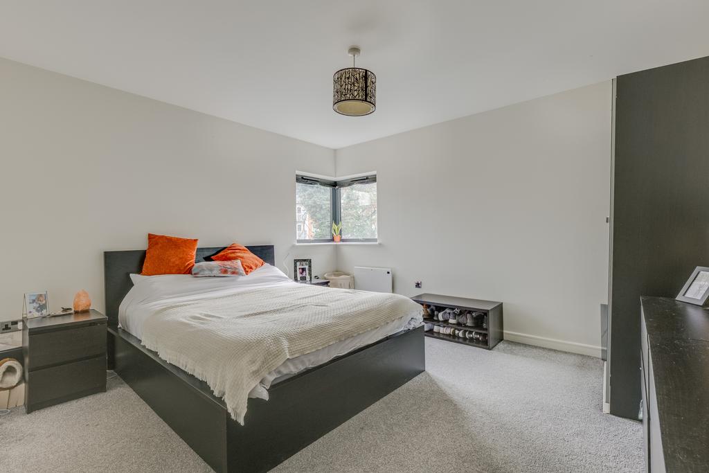 Flat 3, Robina Court, SM6 - 6