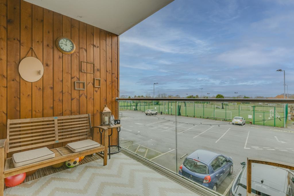 Flat 3, Robina Court, SM6 - 10