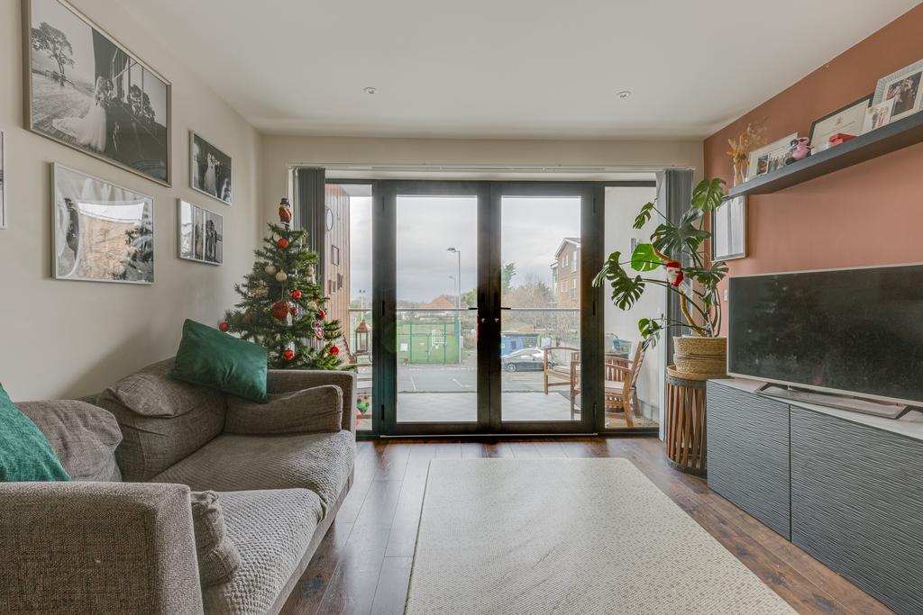 Flat 3, Robina Court, SM6 - 12