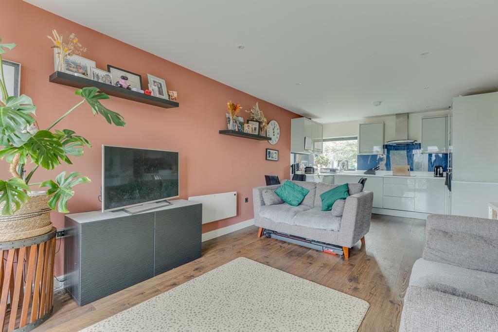 Flat 3, Robina Court, SM6 - 14