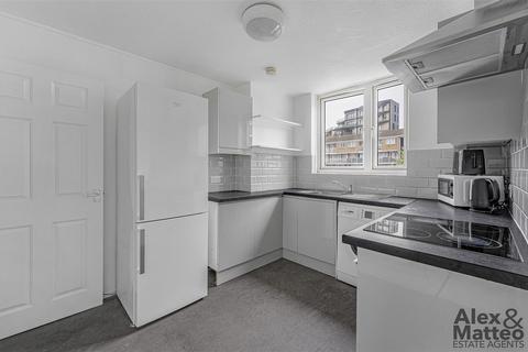 3 bedroom flat to rent, Amina Way, Bermondsey, SE16