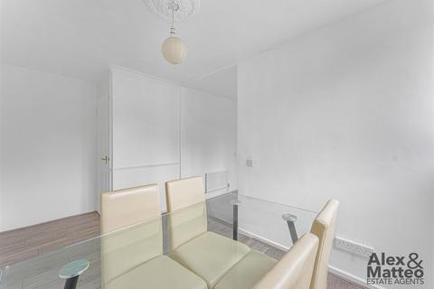3 bedroom flat to rent, Amina Way, Bermondsey, SE16